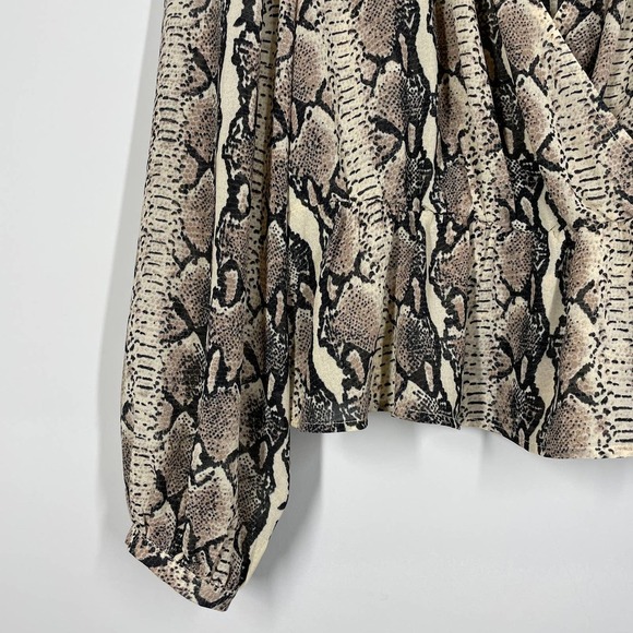 LPA Python Pinched Shoulder Deep V Plunge Top L - Picture 4 of 9